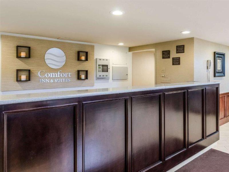 Comfort Inn & Suites West Springfield Bagian luar foto