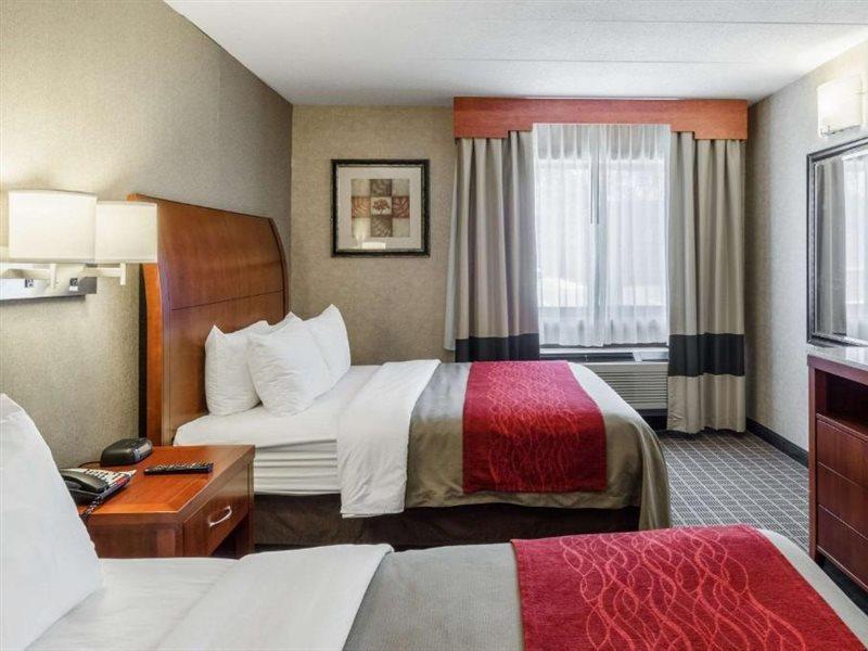 Comfort Inn & Suites West Springfield Bagian luar foto