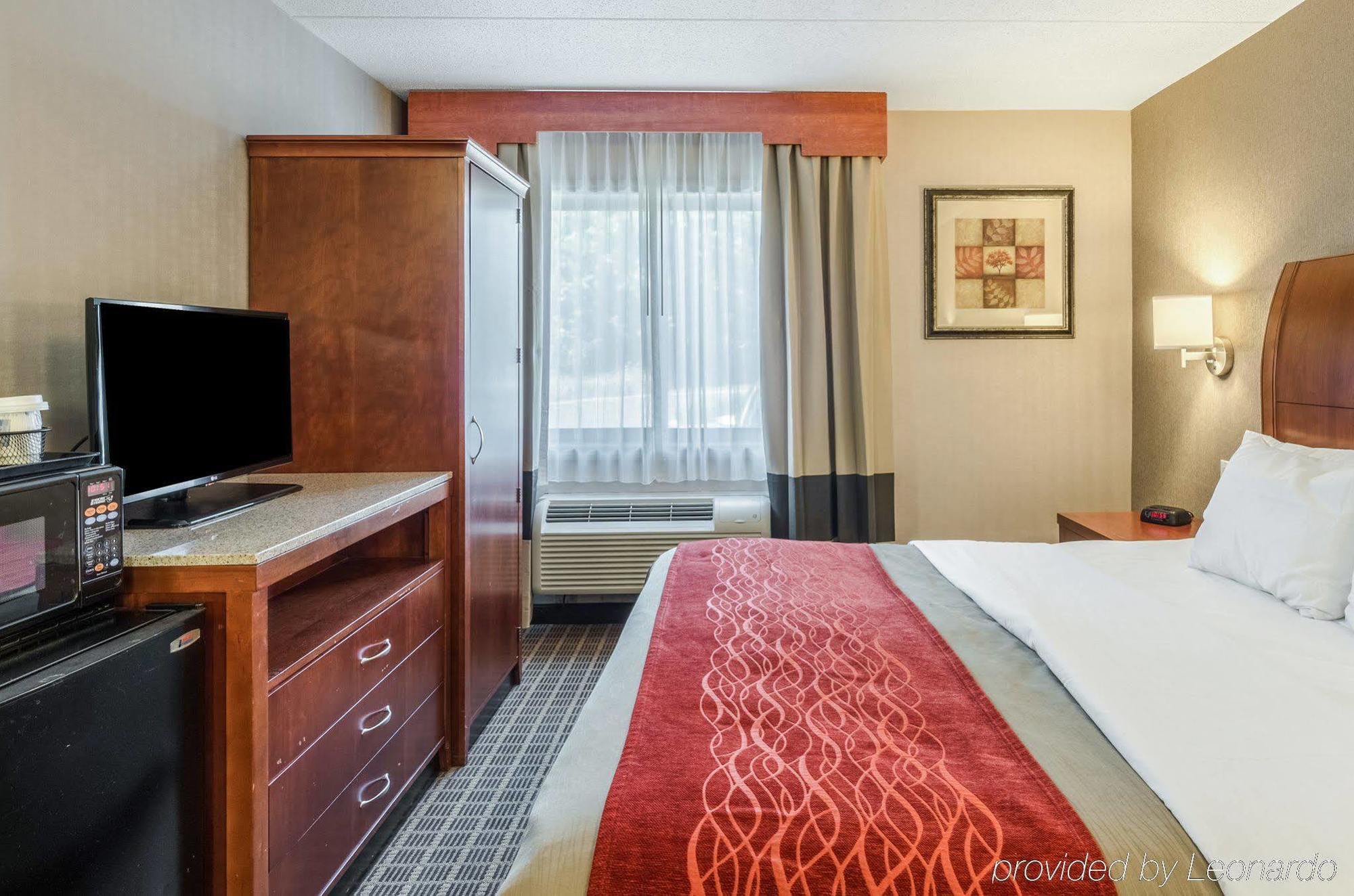 Comfort Inn & Suites West Springfield Bagian luar foto